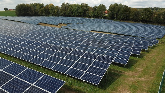 You are currently viewing Das Erneuerbare-Energien-Gesetz (EEG): Eine umfassende Analyse der deutschen Energiewende